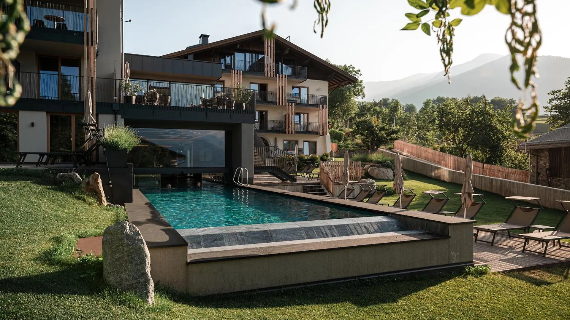 2 Hotel Centrali vicino a Tschunggai che Vale la Pena